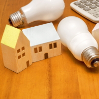 LED�Ɩ��ŏȃG�l